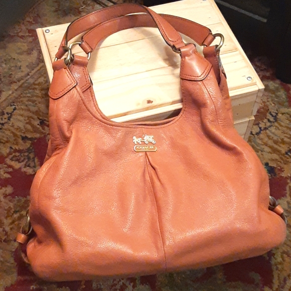 Coach Handbags - 🔥HPx2!🔥Coach Madison Maggie Tan Leather Handbag